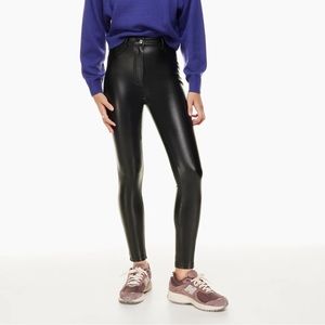 Aritzia - Wilfred Free - Charm Pant